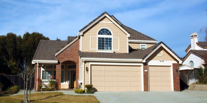 Reasons to Hire Builders in Chicago for a Garage Conversion