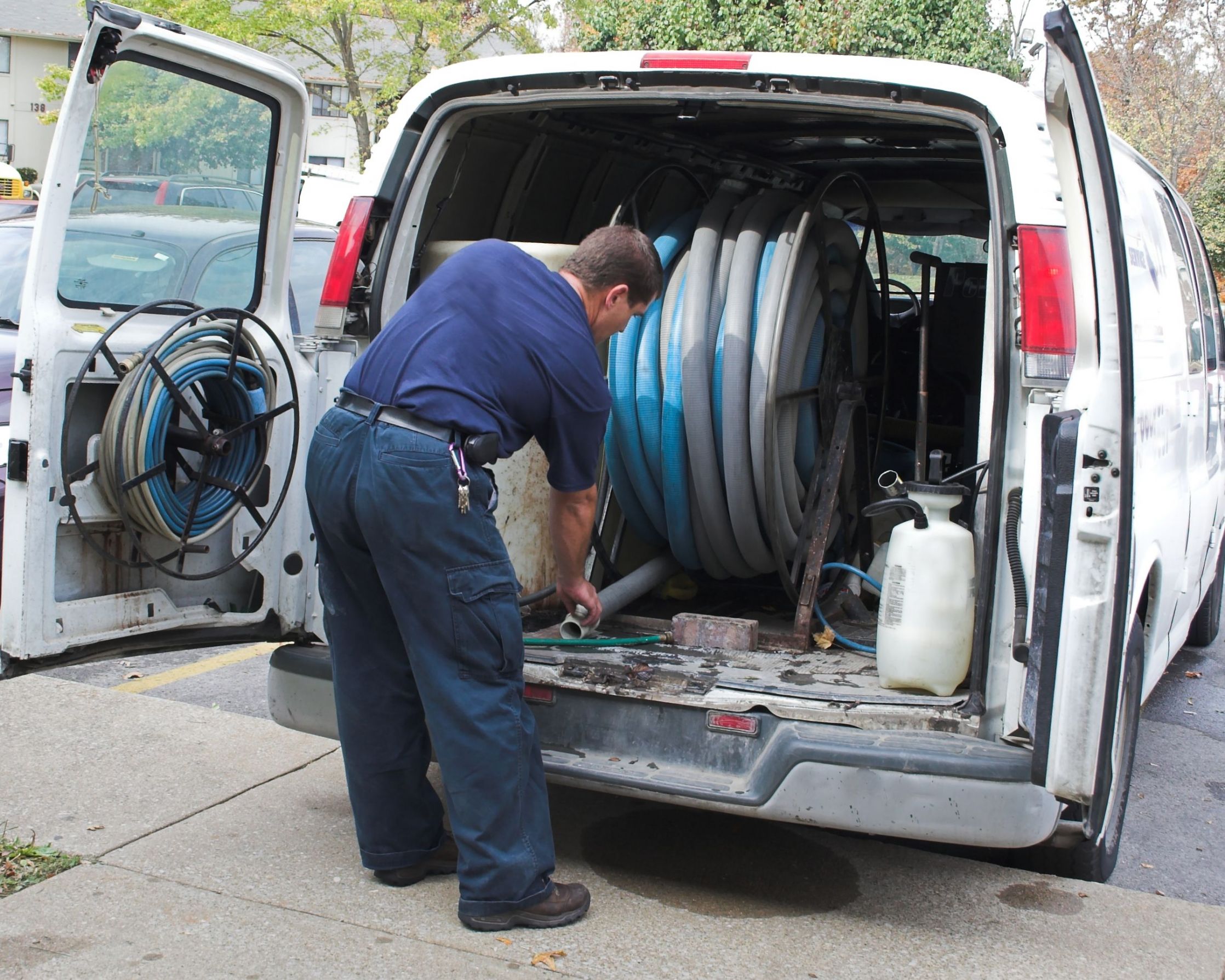 How to Get the Best Garage Door Repairs in Bridgend