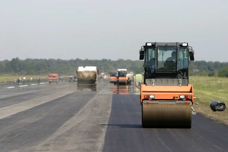 Why Choose Asphalt Paving for Your Roadways?