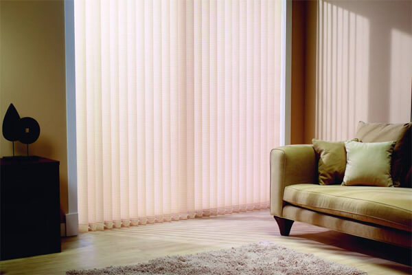 3 Benefits of Vertical Blinds in Glasgow for Commercial Use