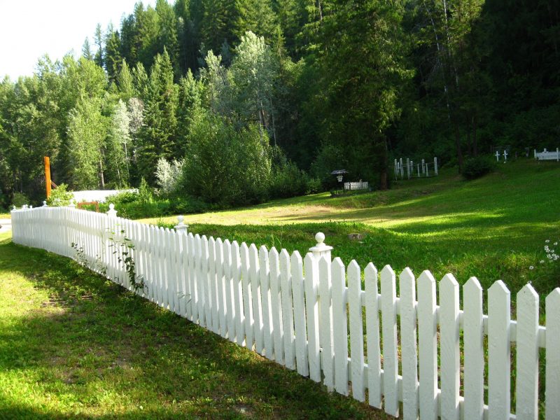 Factors to Consider When Choosing a Fencing Contractor