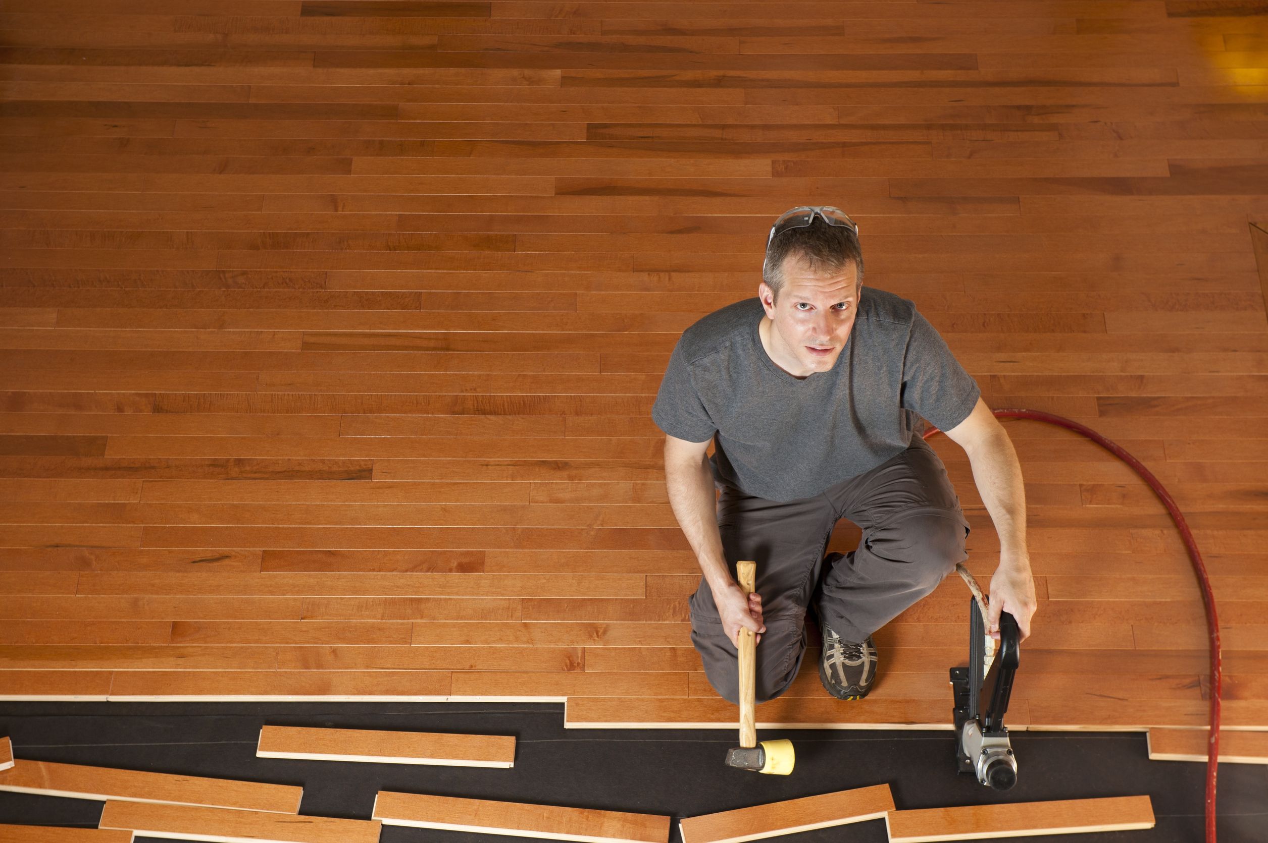 2 Essential Tips for Buying Oak Flooring